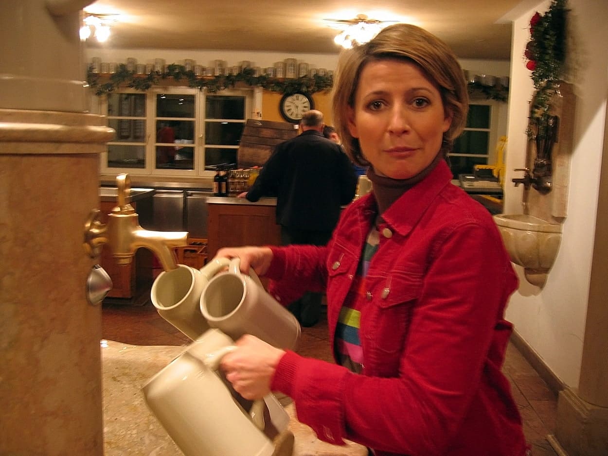 Now that the kids are here, my husband and I enjoy a craft beer on date night. But it can’t be just at any bar, it has to be at a Good Beer Bar (GBB). Here’s how to spot a good beer bar: