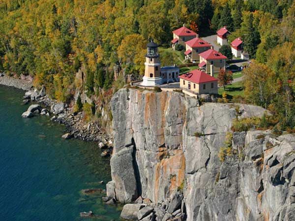 split-rock-minnesota-lighthouse