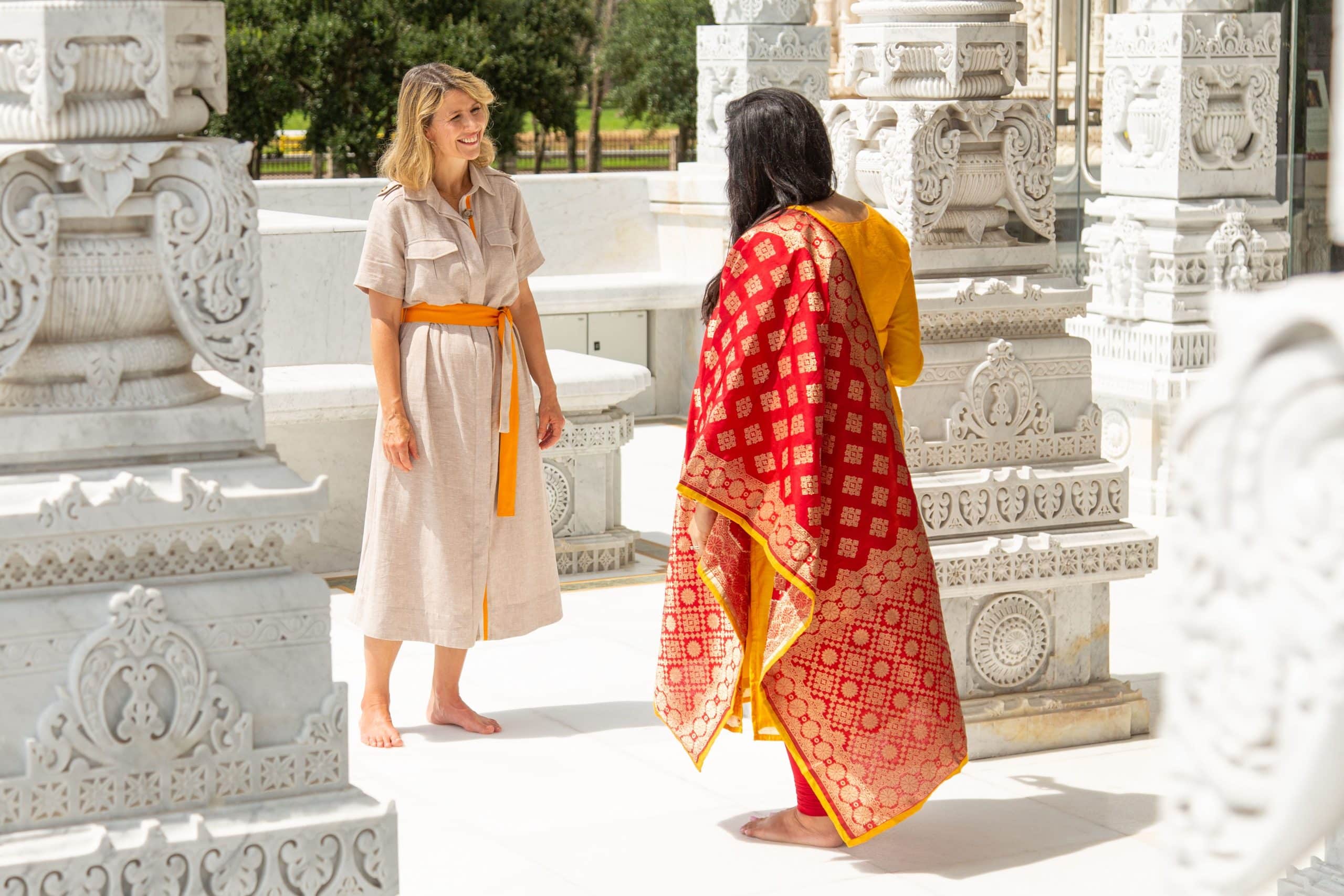Samantha visits BAPS Shri Swaminarayan Mandir in Houston
