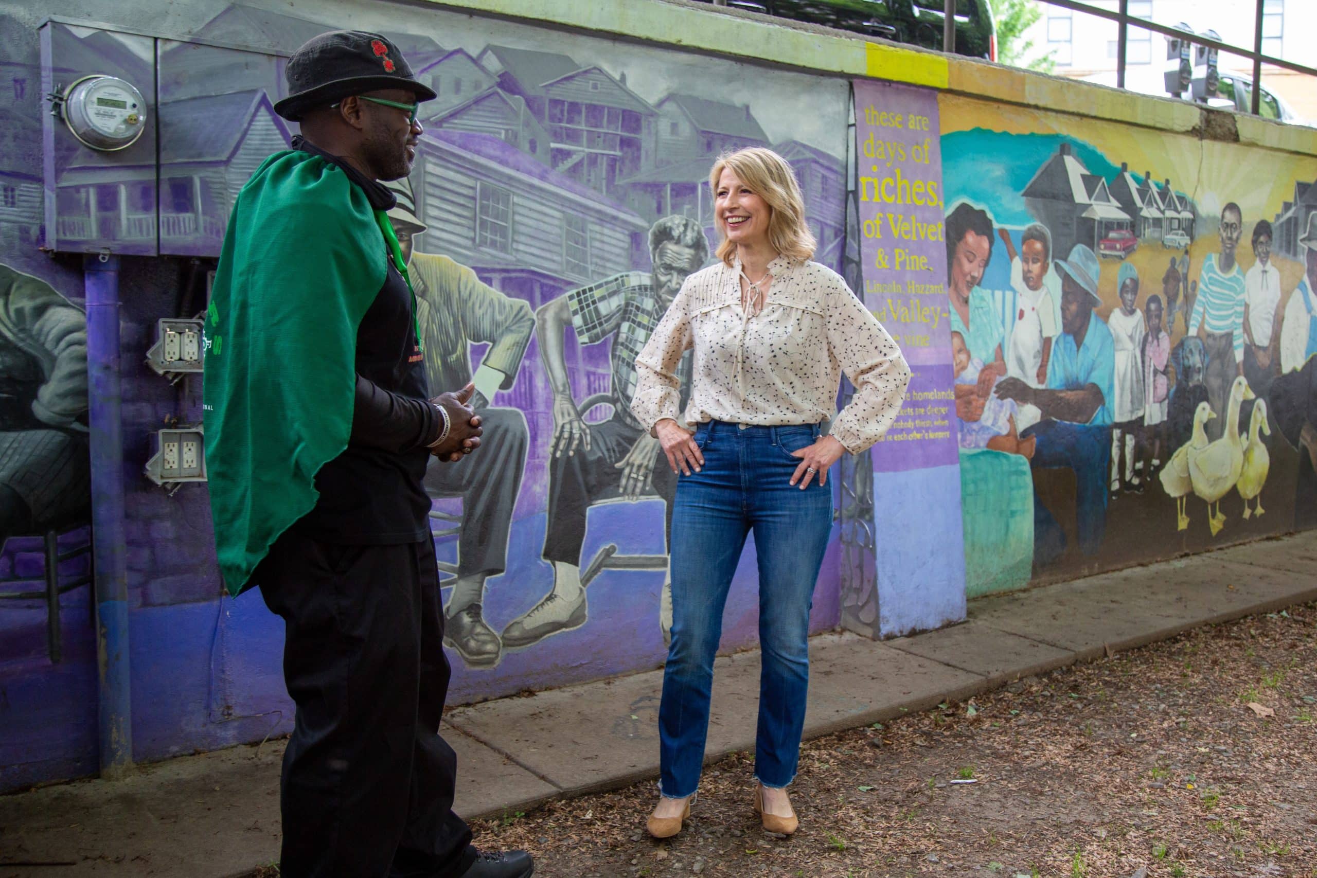 Samantha joins Hood Hugger tour in The Block in Asheville NC