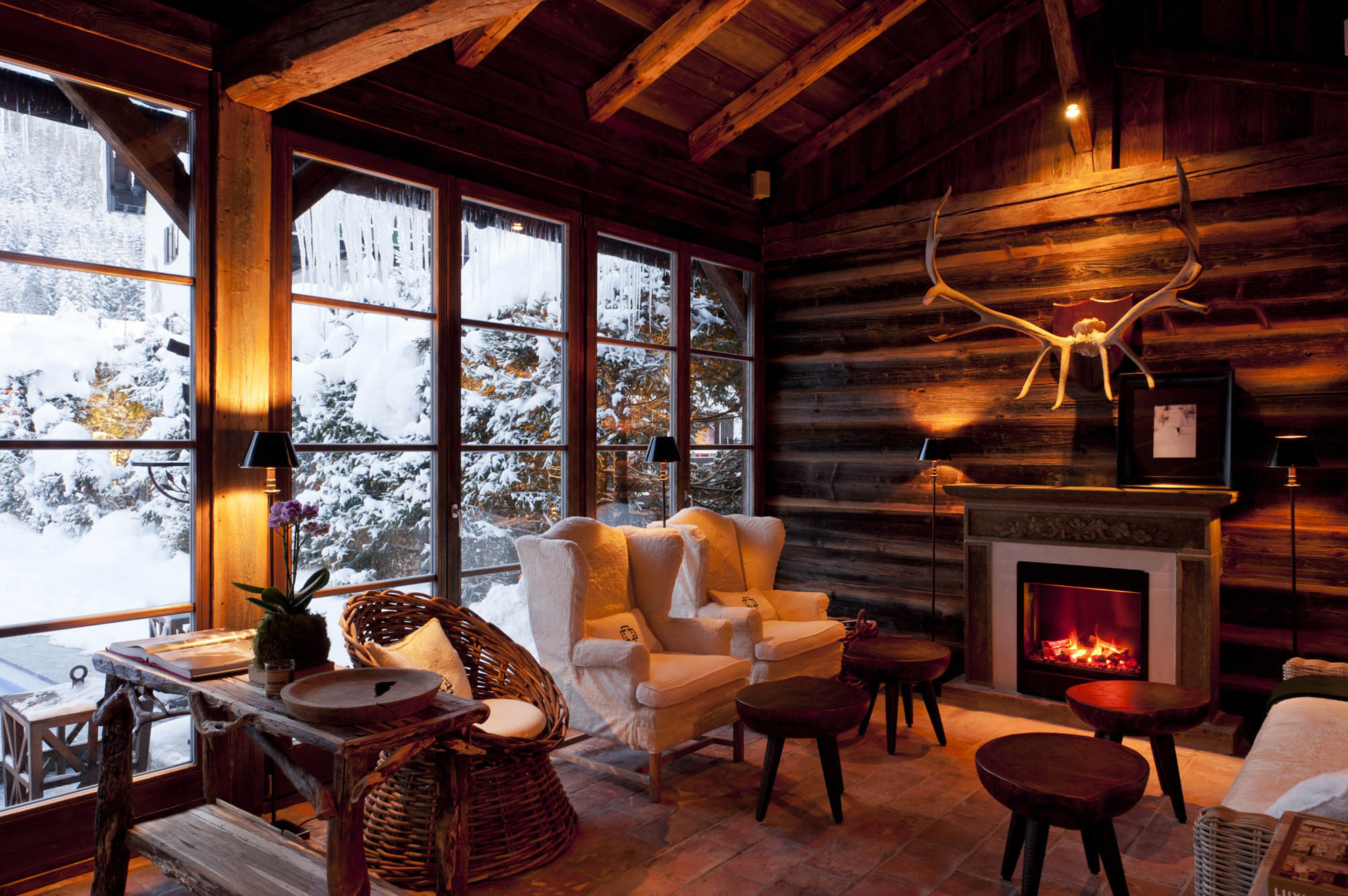 9 Winter Lodges That Are Both Cozy and Majestic - Samantha Brown, image size:2000x1330